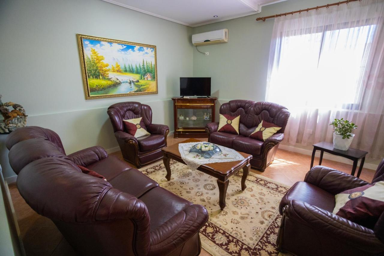 Vila Aulona Vlorë 外观 照片
