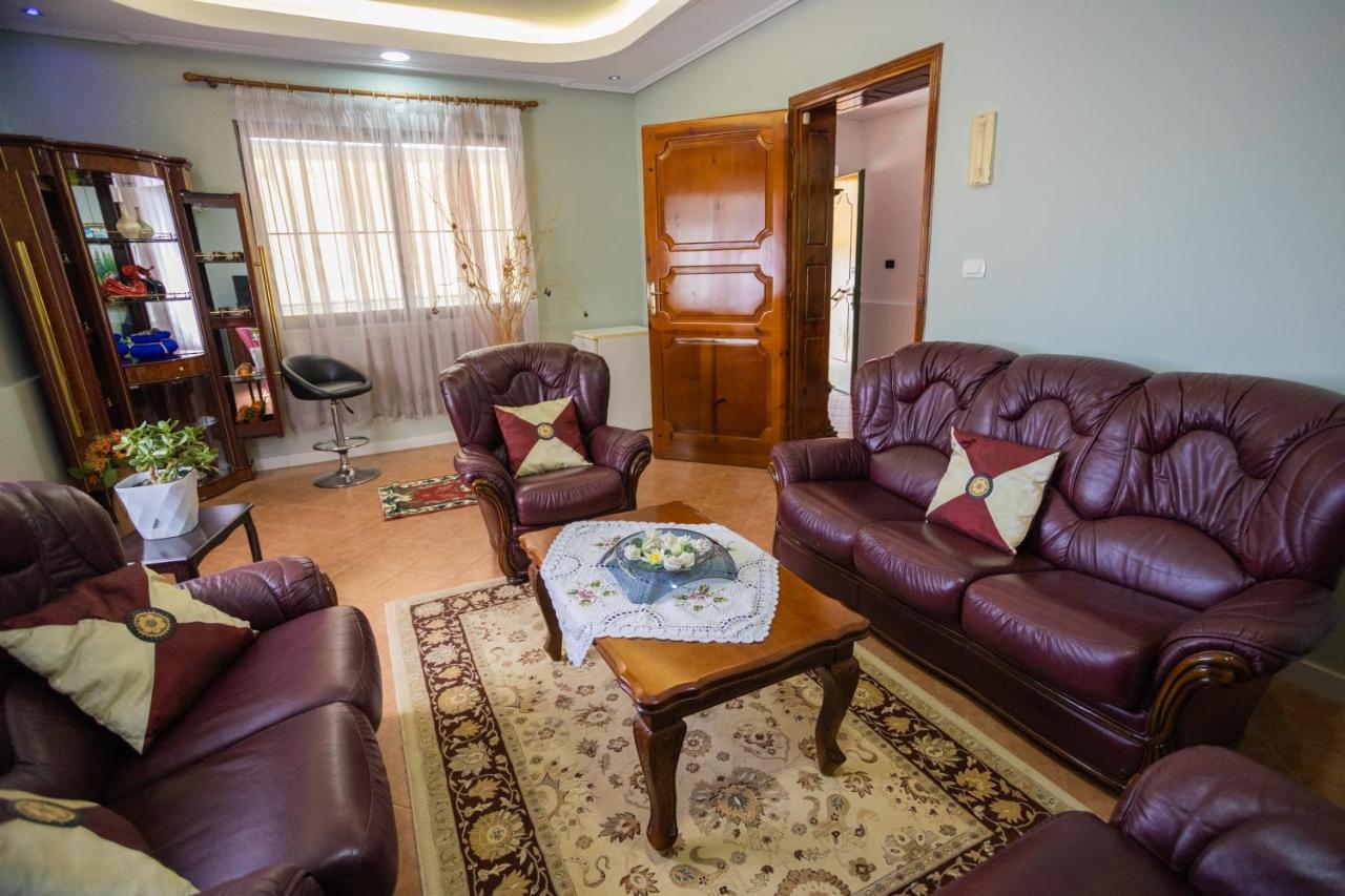 Vila Aulona Vlorë 外观 照片